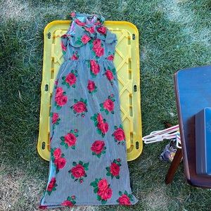 Hearts youth girls black, white strip no sleeve dress with red roses size 12.